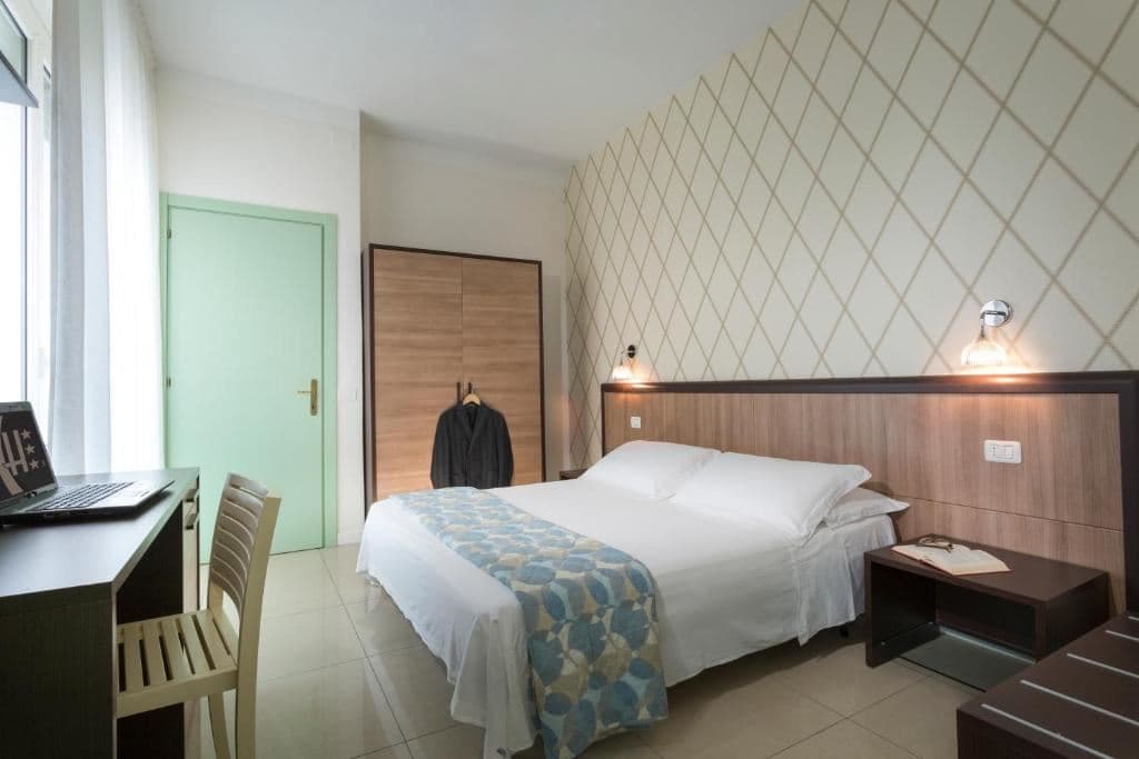 rooms-standard-room-with-balcony-double-single-use