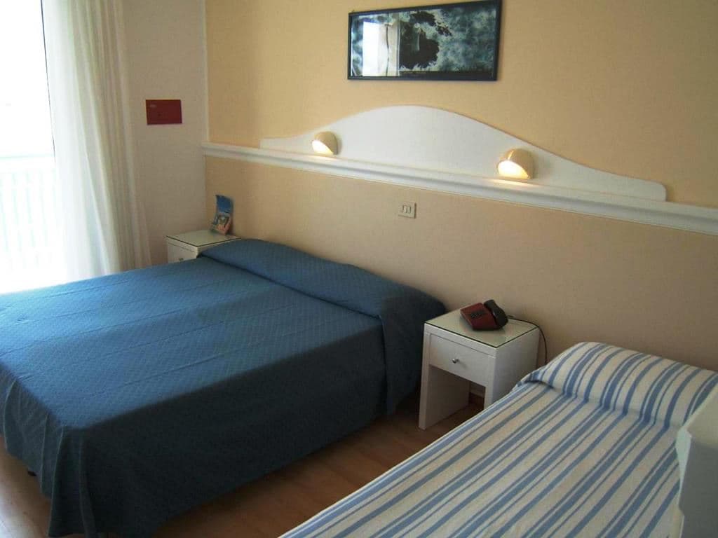 rooms-standard-room-with-balcony