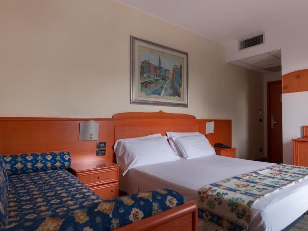 rooms-standard-room-with-balcony
