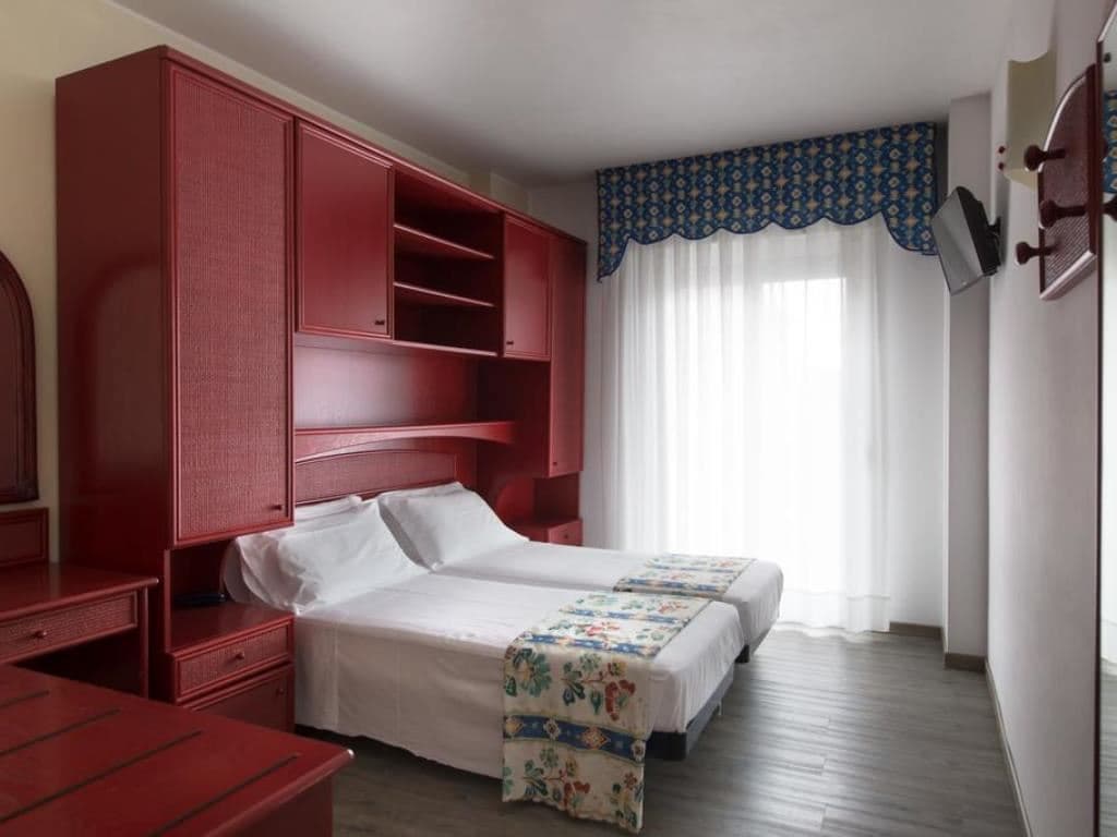 rooms-standard-room-with-balcony
