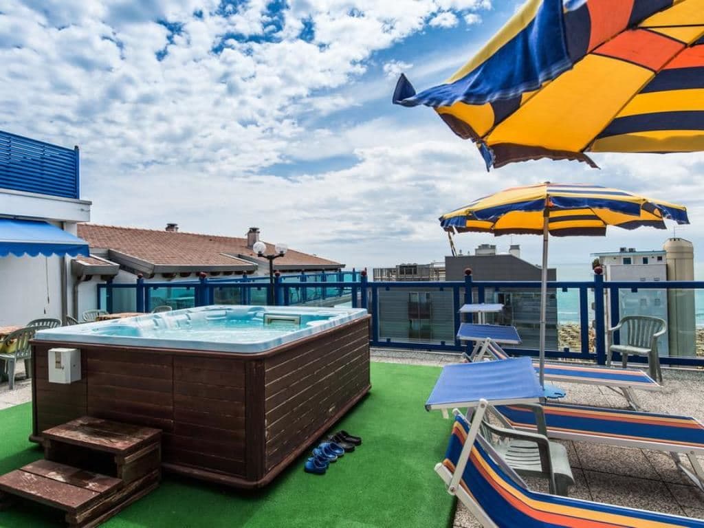 pools-outdoor-pool