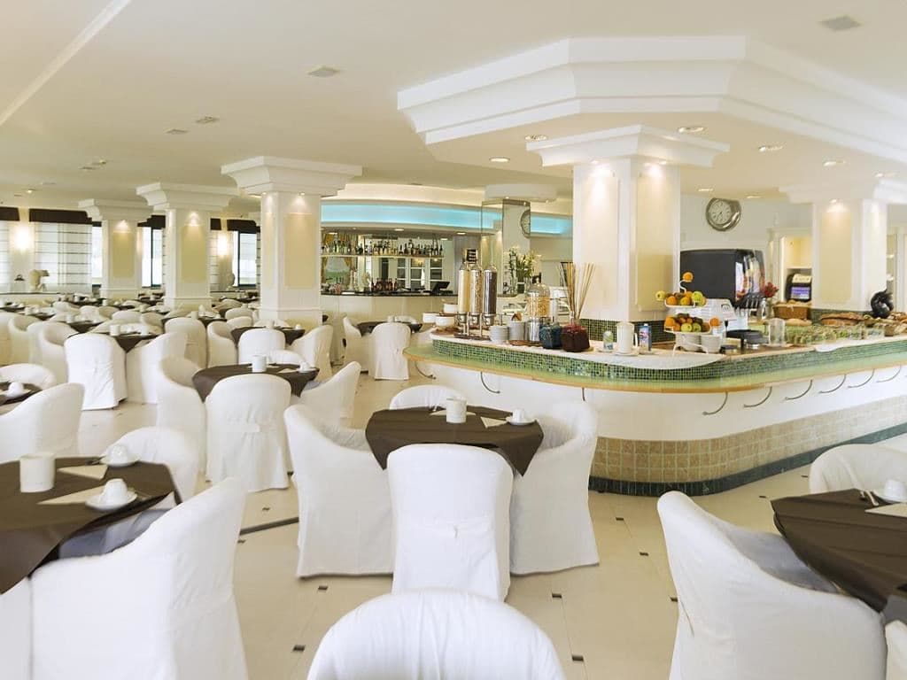restaurants-restaurant
