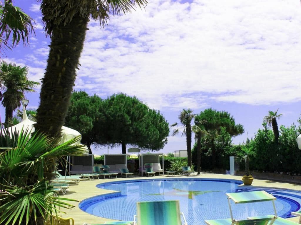 pools-outdoor-pool