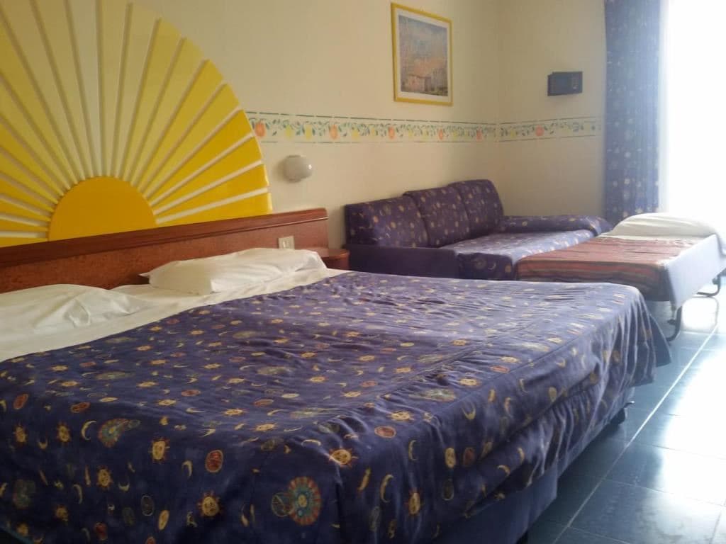 rooms-sea-view-room-with-balcony