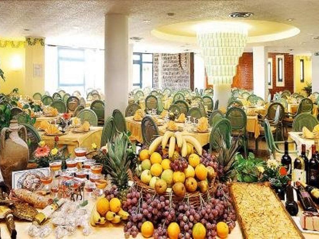 restaurants-restaurant
