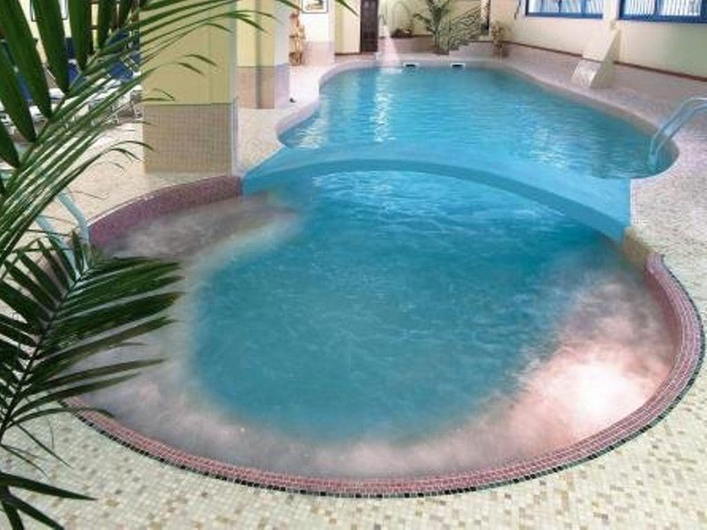 pools-indoor-pool