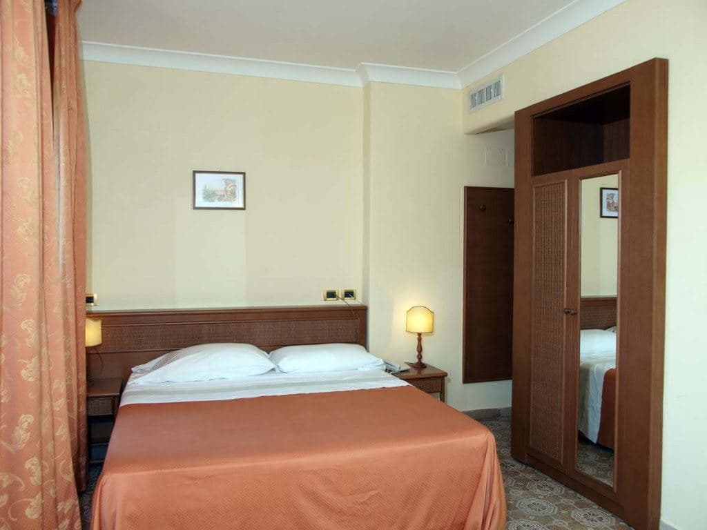 rooms-promo-room
