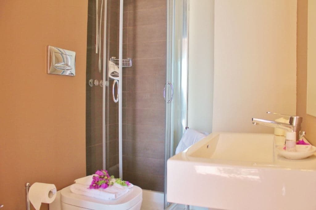 rooms-classic-room
