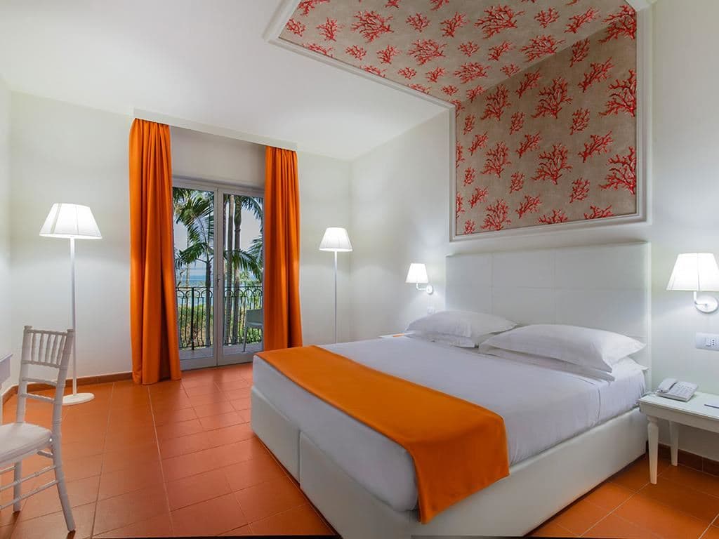 rooms-superior-room-frontal-sea-view-with-balcony-or-terrace