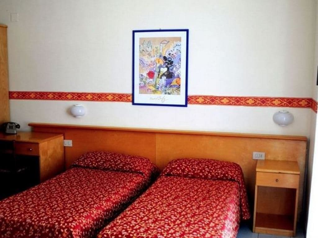 rooms-single-room