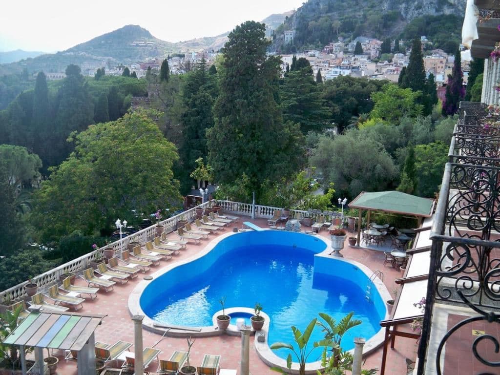 pools-outdoor-pool