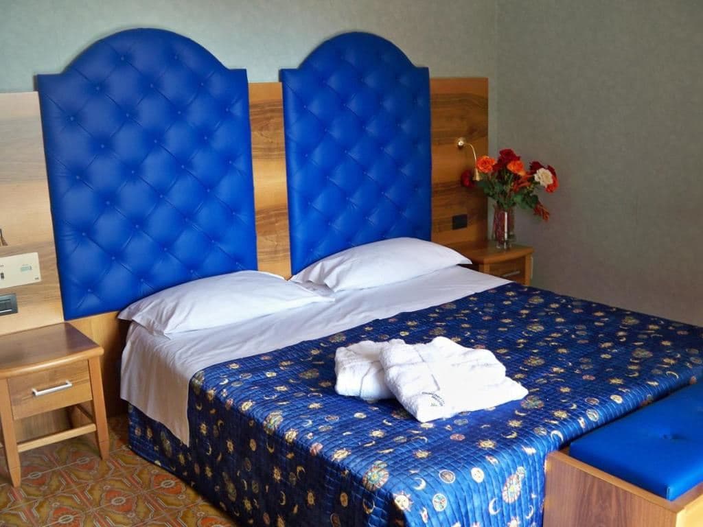 rooms-single-superior-room-sea-view-with-balcony-or-terrace