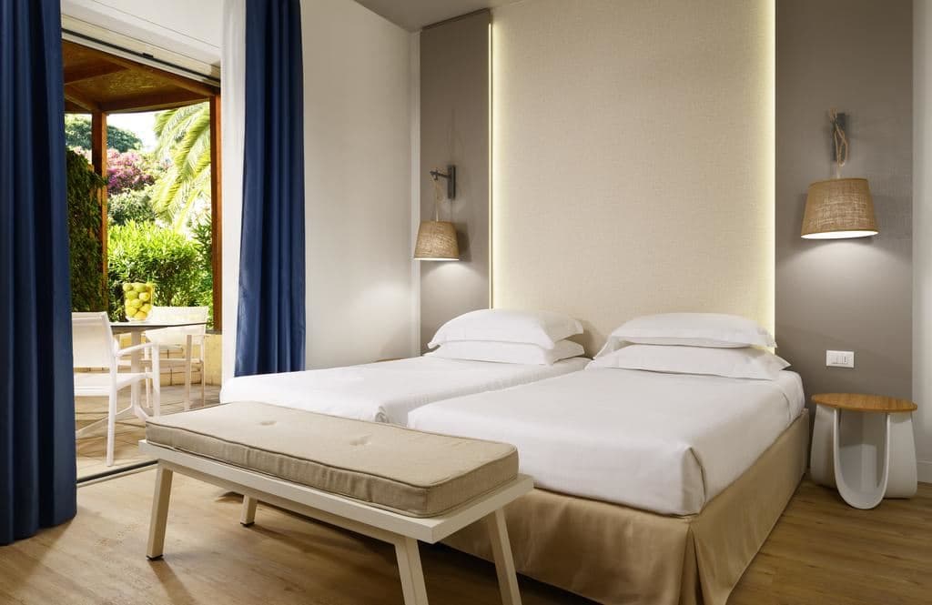 rooms-superior--family-garden-view-with-balcony-or-terrace