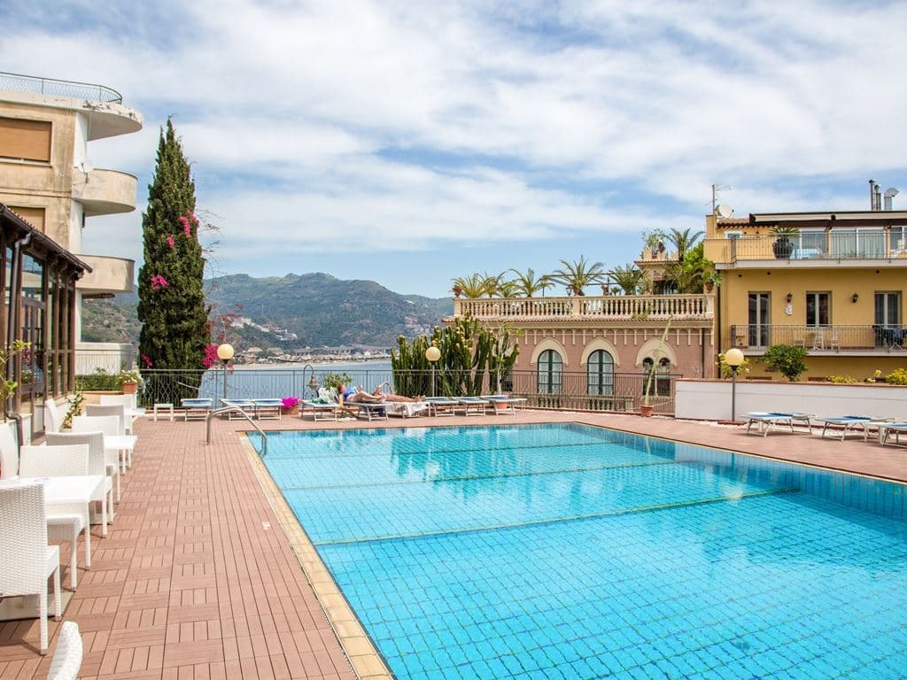 pools-outdoor-pool