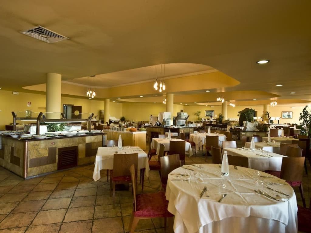restaurants-restaurant