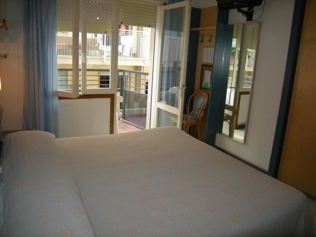 rooms-standard-room-side-sea-view
