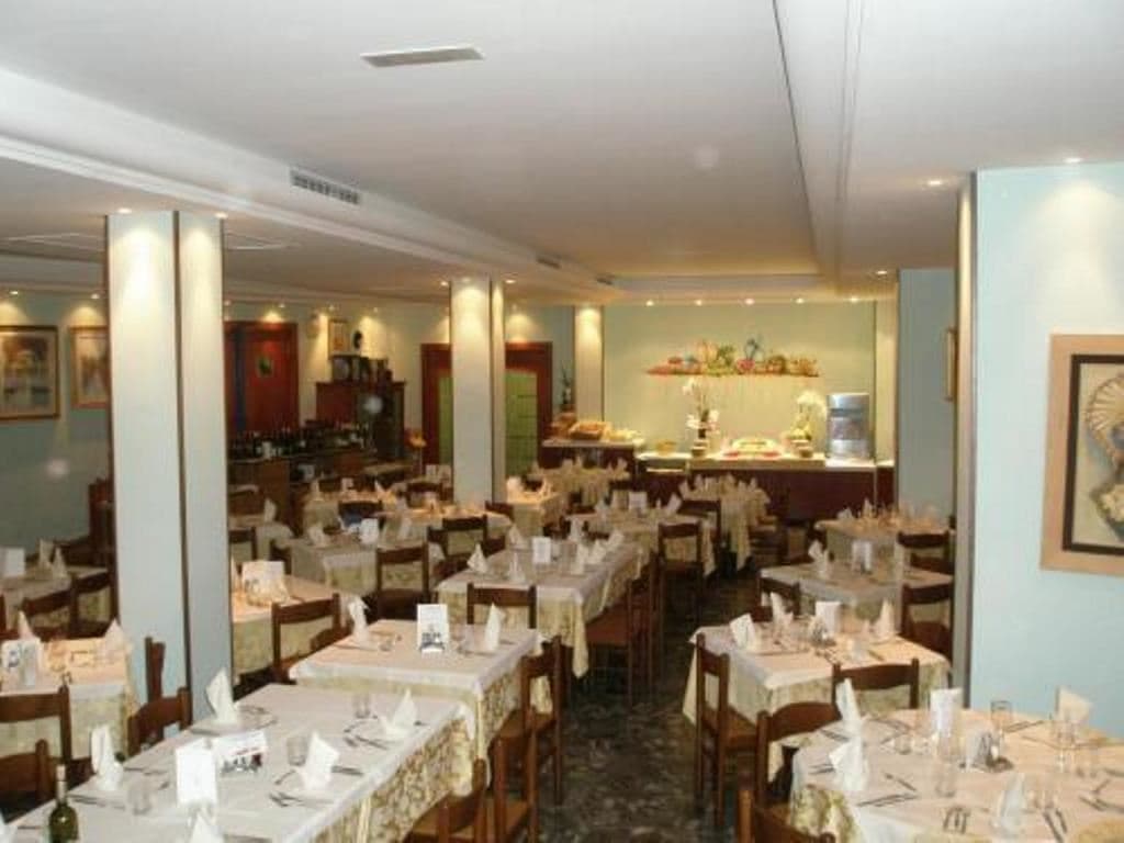 restaurants-restaurant