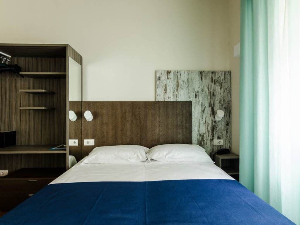 rooms-standard-room