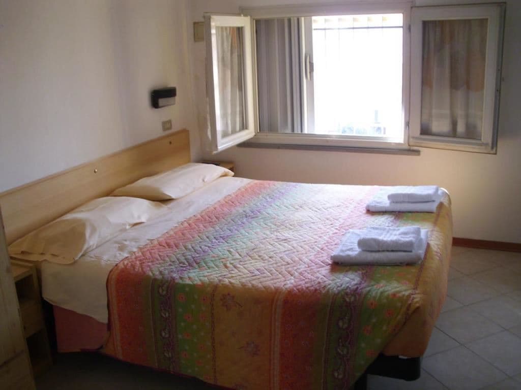 rooms-standard-room-with-balcony