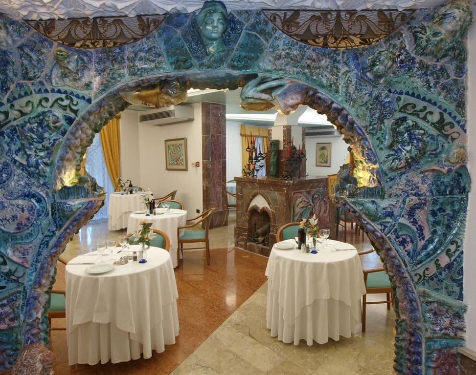 restaurants-restaurants