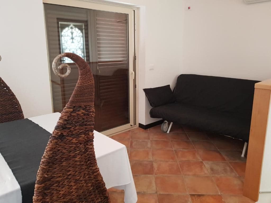 rooms-single-room