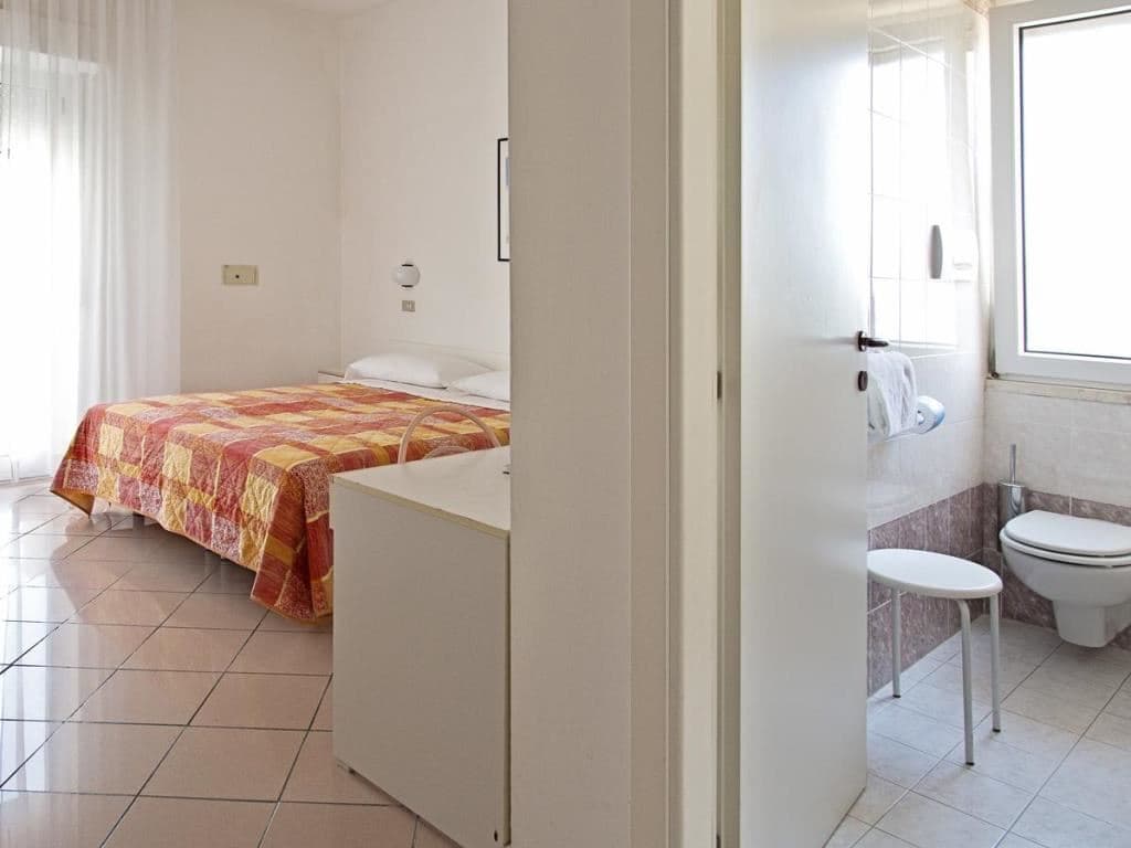 rooms-standard-room-with-balcony