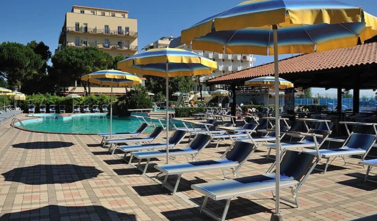 pools-outdoor-pool