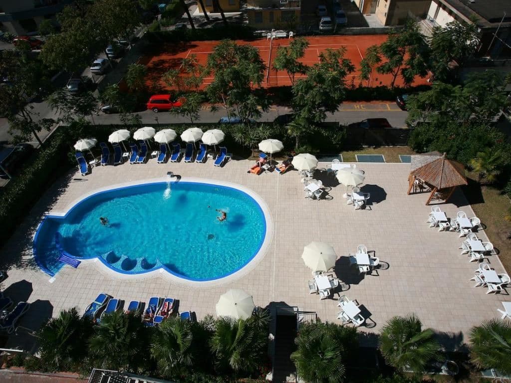 pools-outdoor-pool
