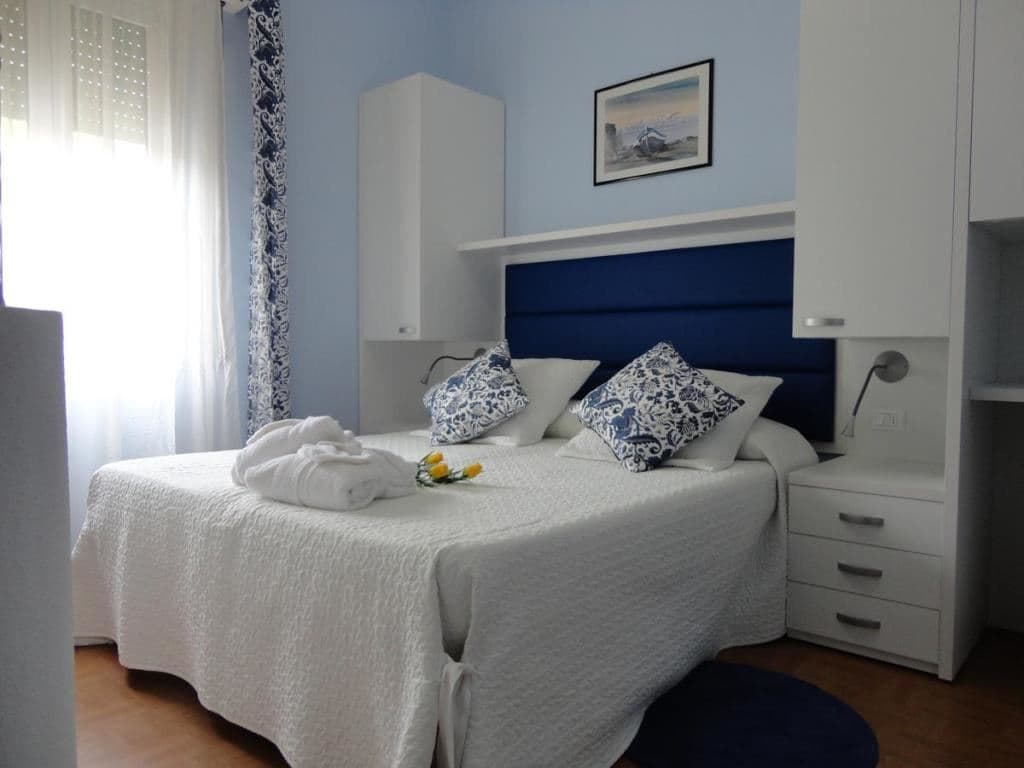 rooms-standard-room