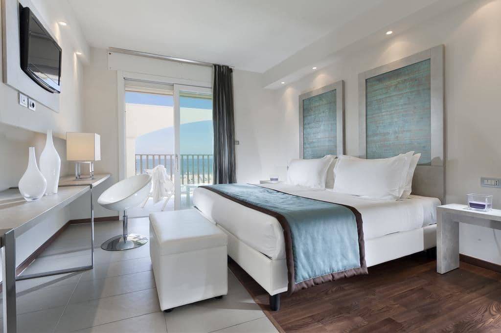 rooms-superior--room-with-balcony