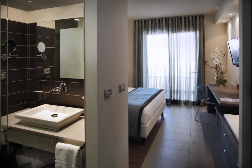 rooms-superior--room-with-balcony