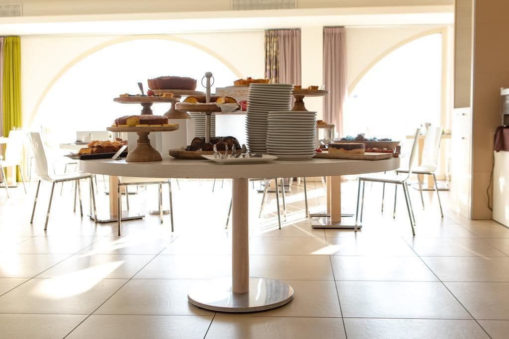 restaurants-restaurant