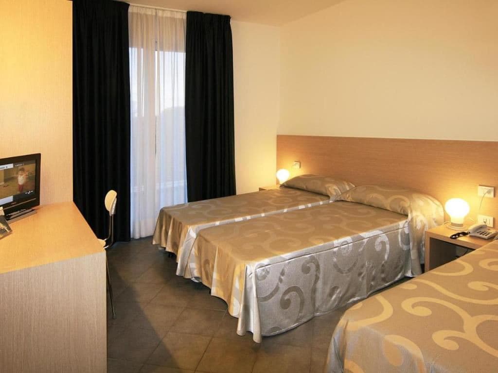rooms-triple-room