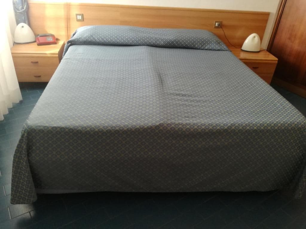 rooms-standard-room