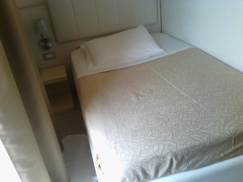 rooms-standard-beach-room-single