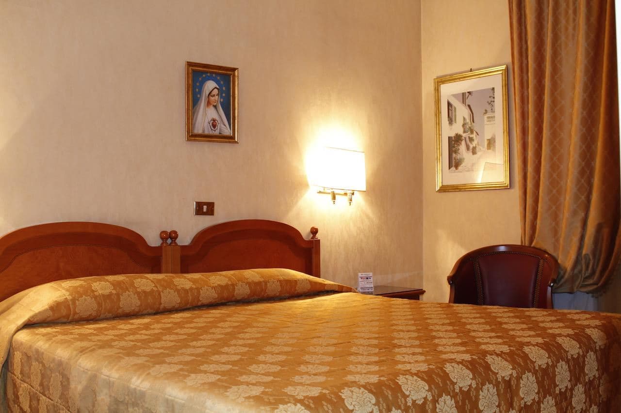 rooms-standard-room