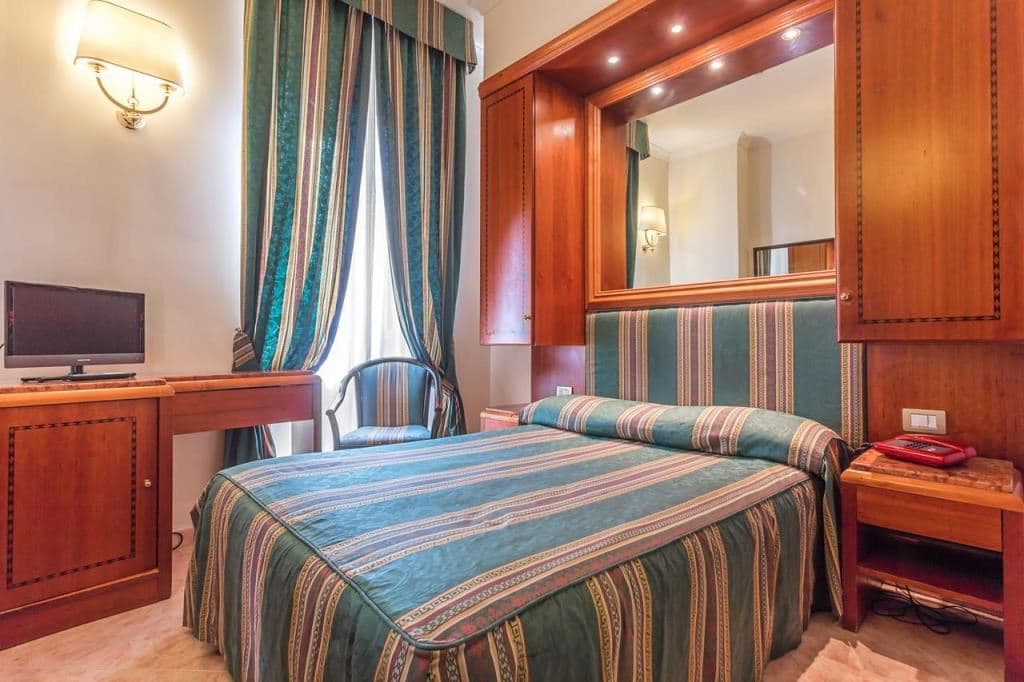 rooms-standard-room