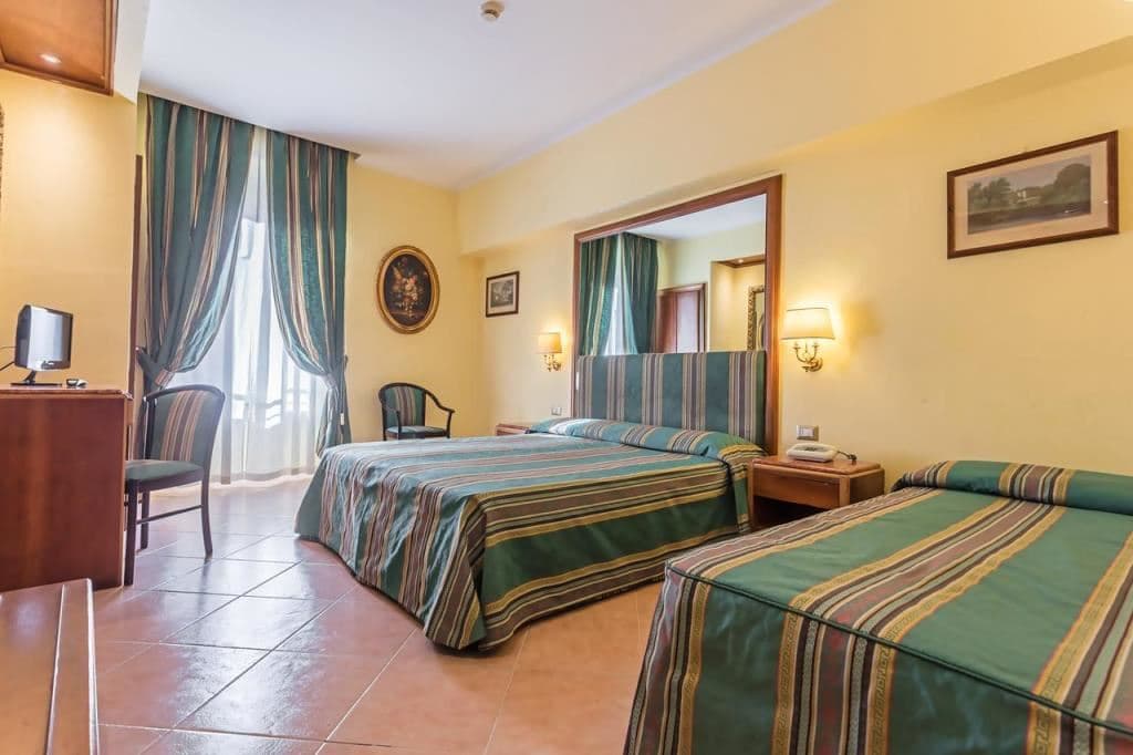 rooms-standard-room-triple