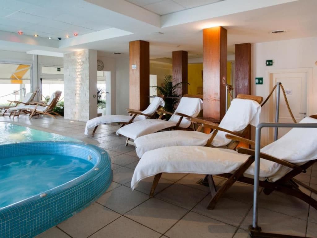 pools-indoor-pool