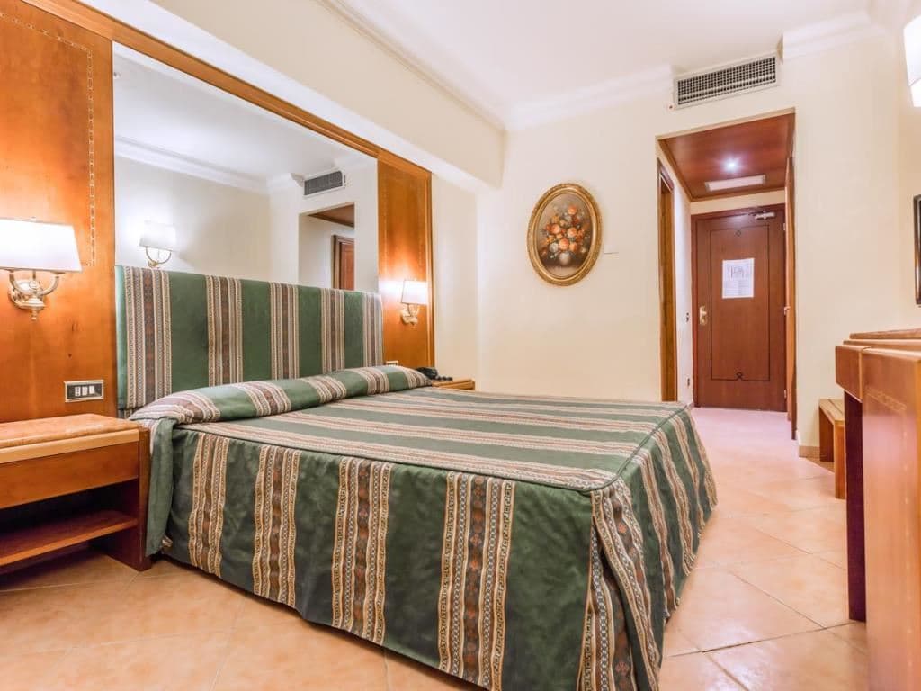 rooms-standard-room