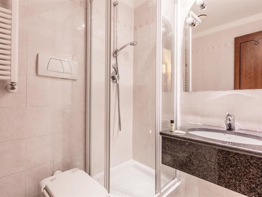 rooms-standard-room