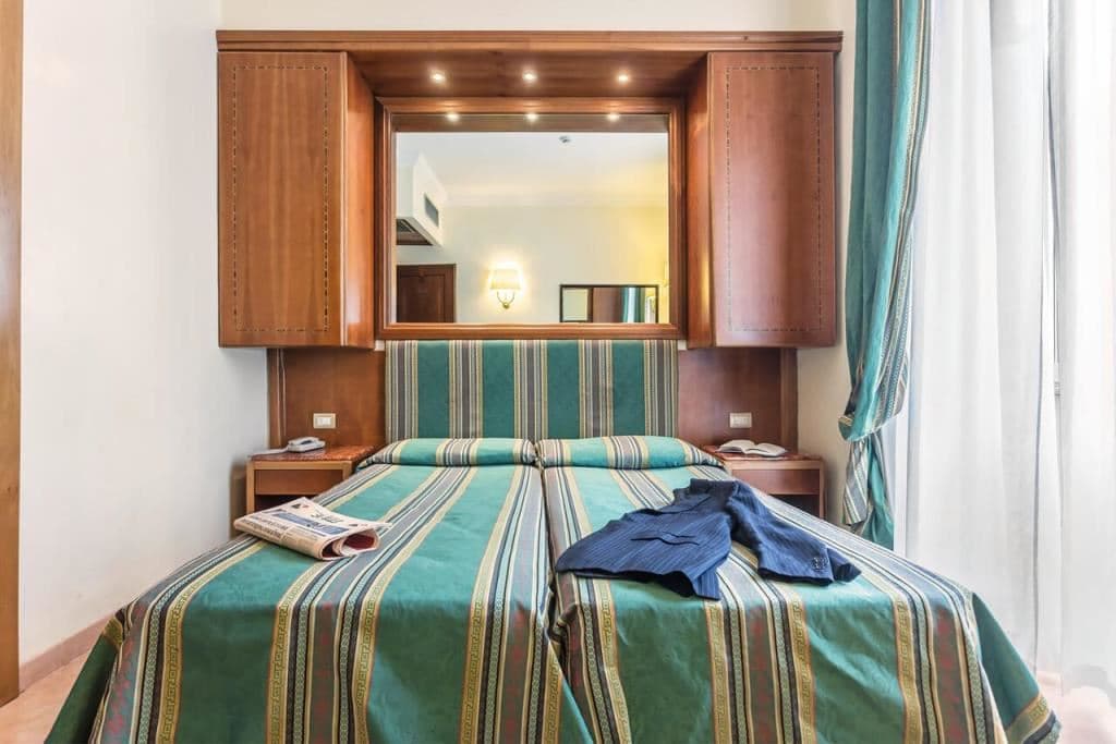 rooms-standard-room