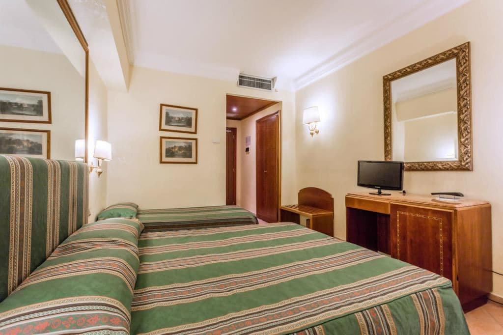 rooms-standard-room-triple