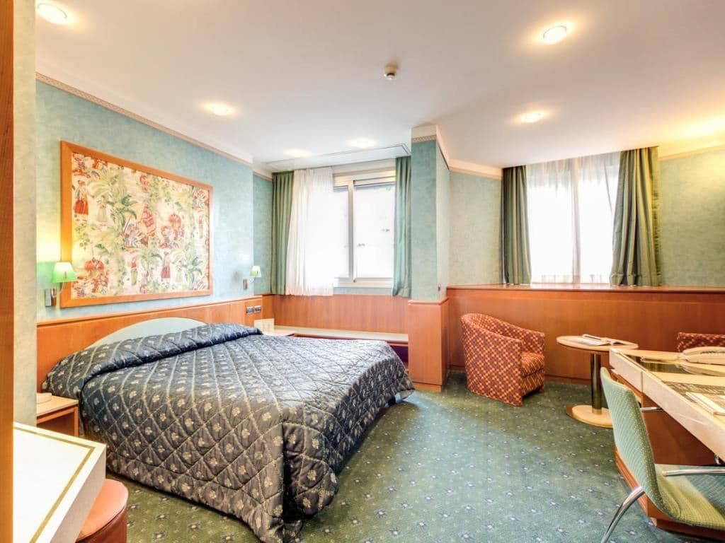 rooms-classic-room