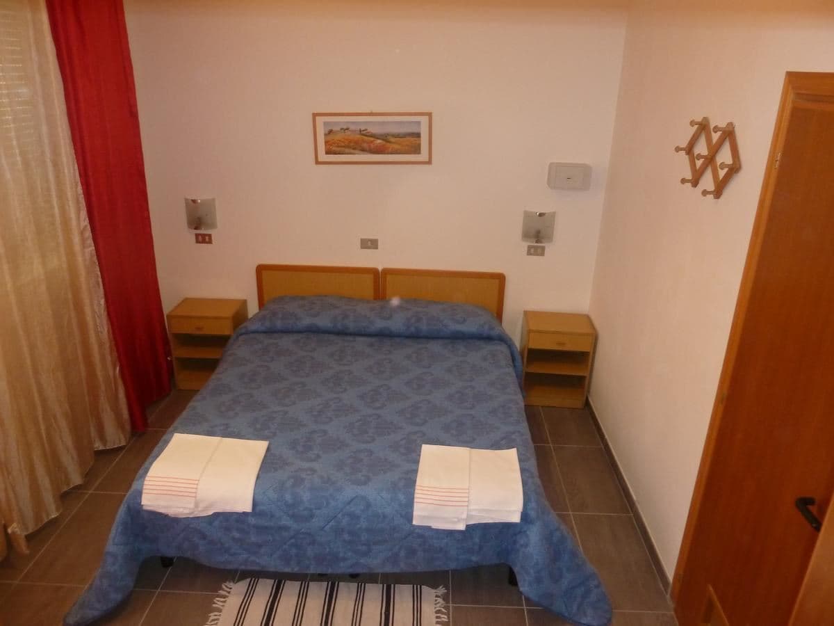 rooms-standard-room