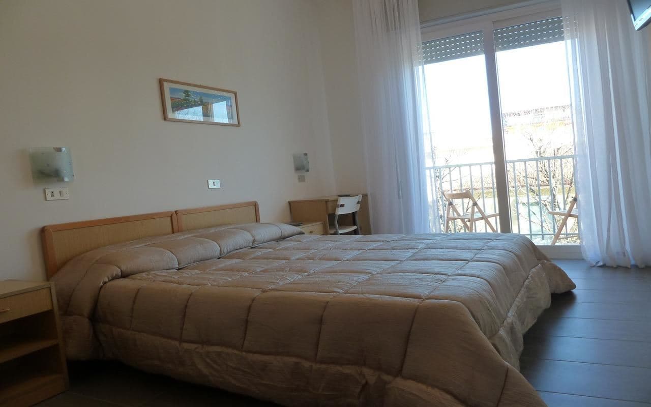 rooms-standard-room