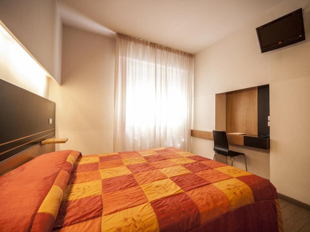 rooms-standard-room