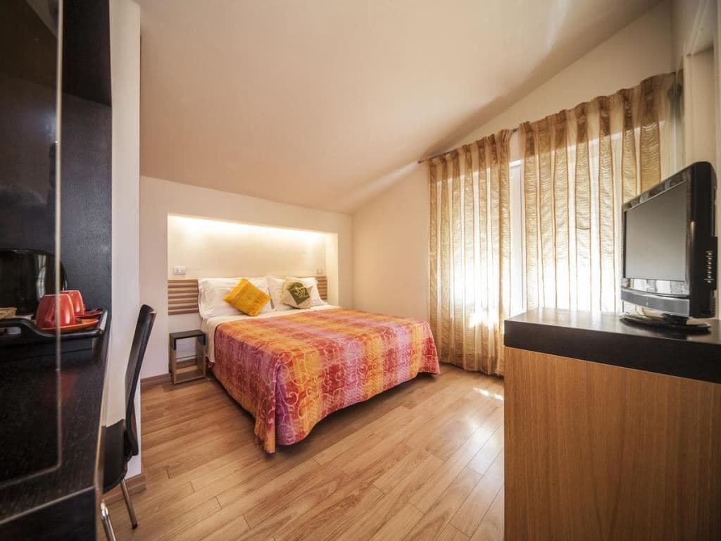 rooms-standard-room