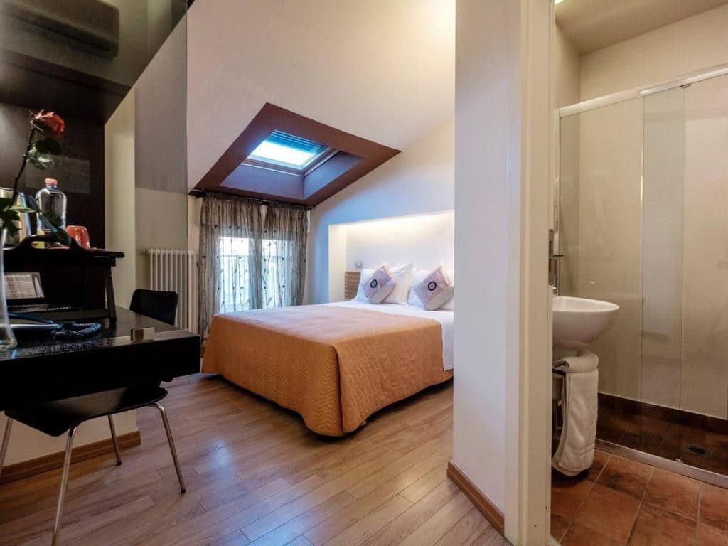 rooms-standard-room