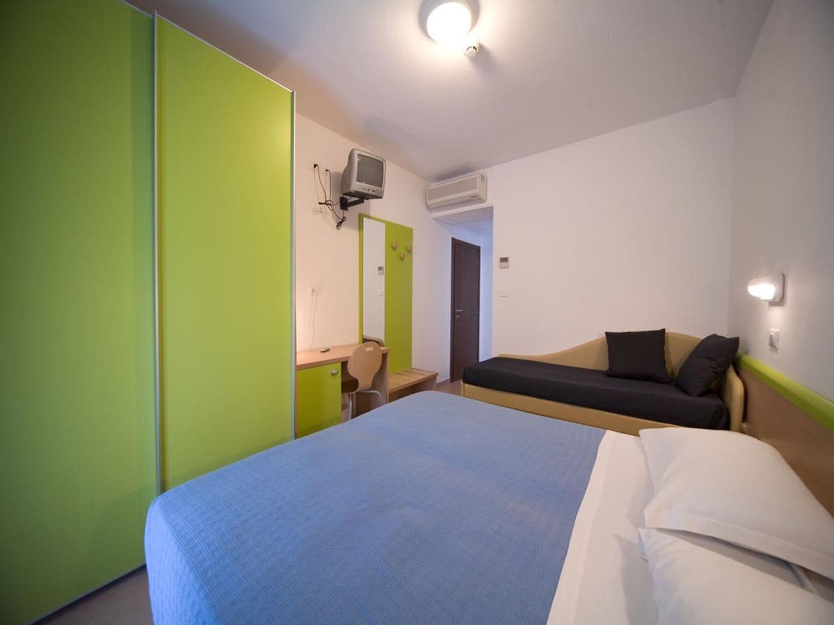 rooms-standard-room